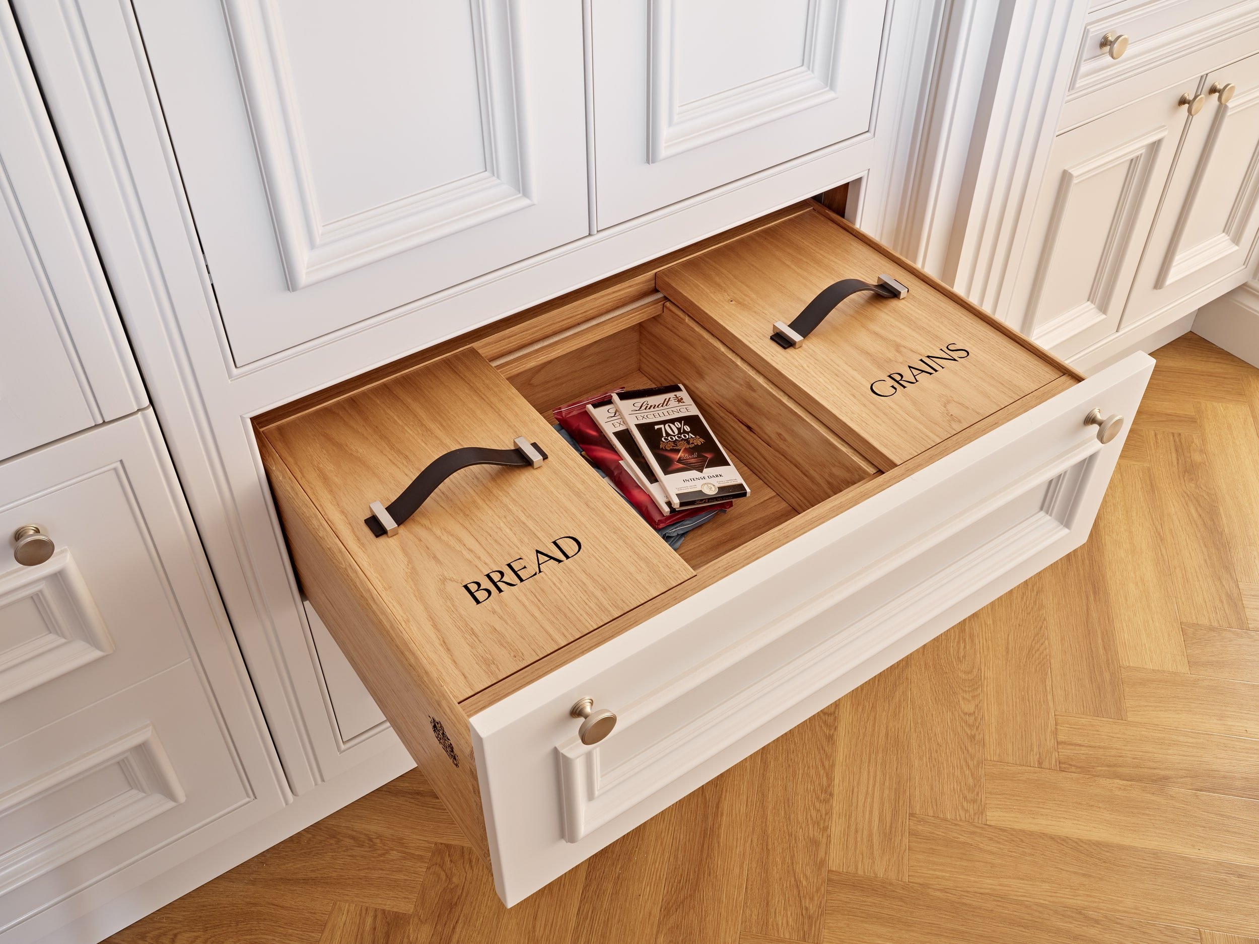 bespoke-pantry-drawers